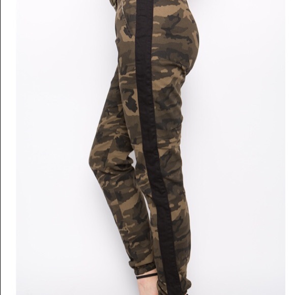 ✅➕Plus Size ✅➕ Camouflage jogger pants - Picture 7 of 8